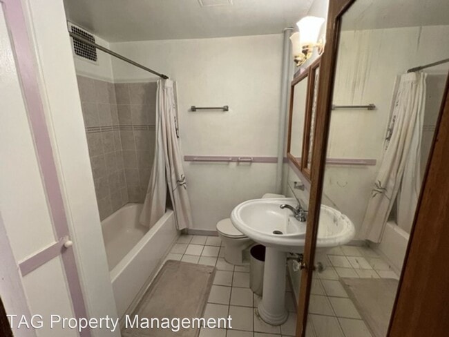 Building Photo - Studio, 1 bath House - 4235 Brooklyn Ave N...