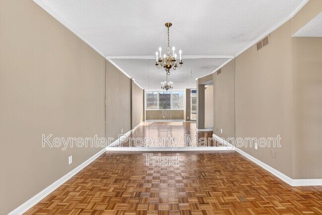 Building Photo - 1101 N Elm St