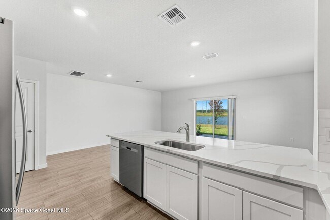 Building Photo - 9732 Venetian Sq