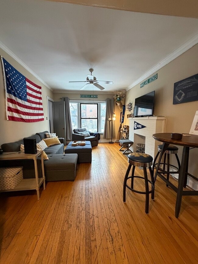 Building Photo - 3720 N Sheffield Ave