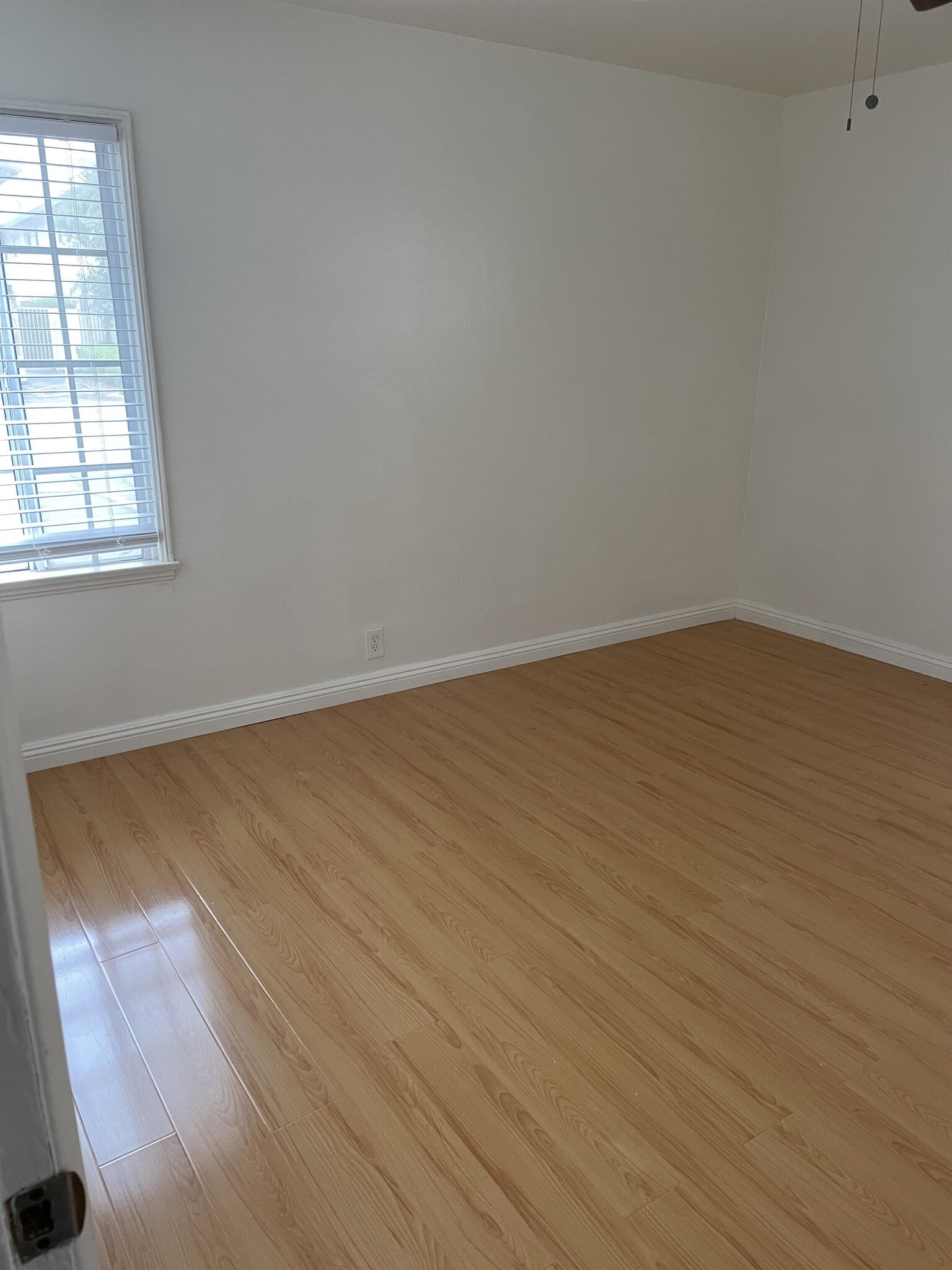 Building Photo - 410 S Sierra Madre Blvd