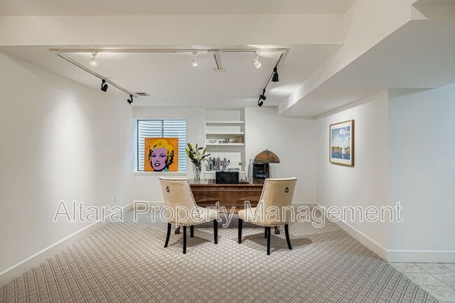 Building Photo - 287 S Holly St