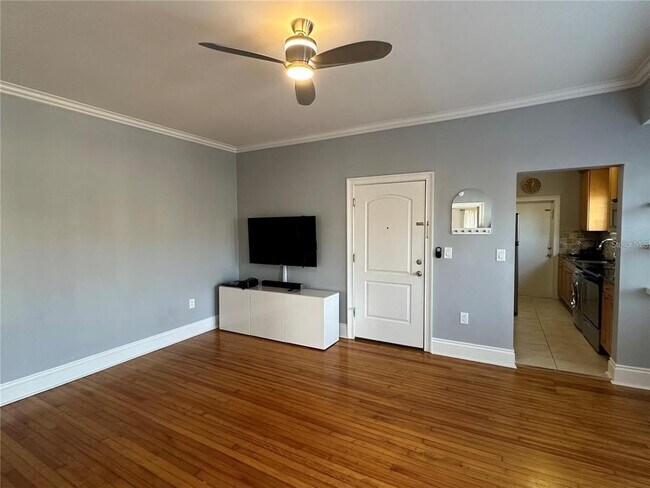 Building Photo - 2117 W Dekle Ave
