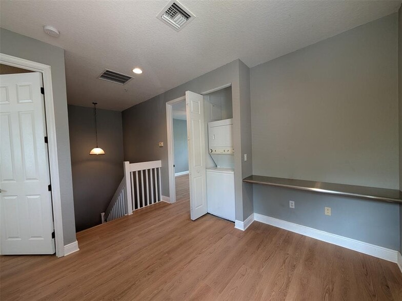 Building Photo - 2851 W Prospect Rd