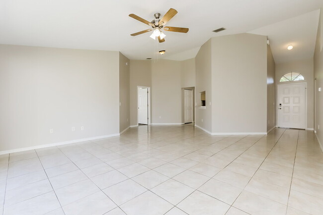Building Photo - 4706 N Dawnmeadow Ct