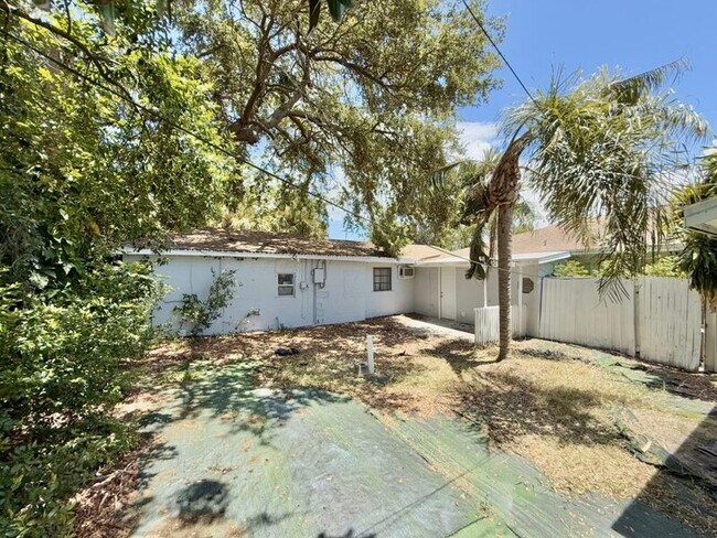 Building Photo - 1438 San Juan Ct