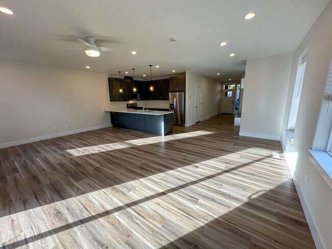 Building Photo - BOONE661-663 -NEW