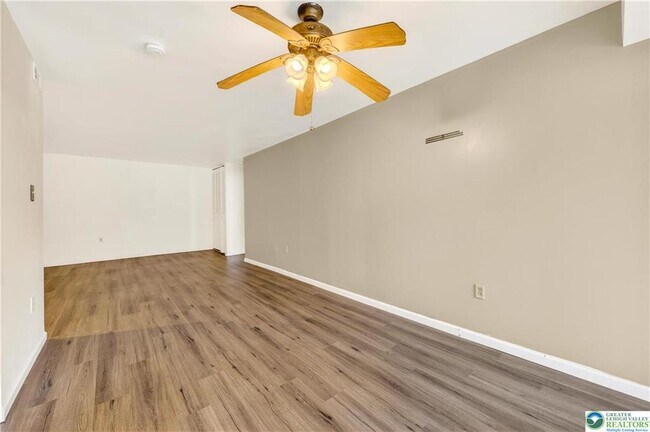 Building Photo - 1575 Creekside Rd