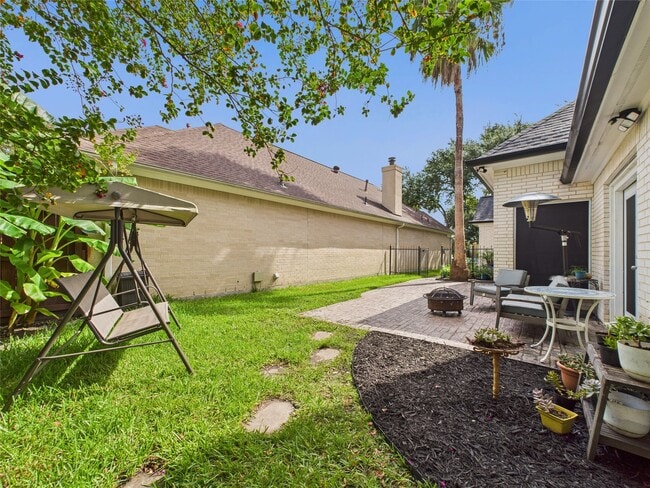 Building Photo - 203 Las Brisas St