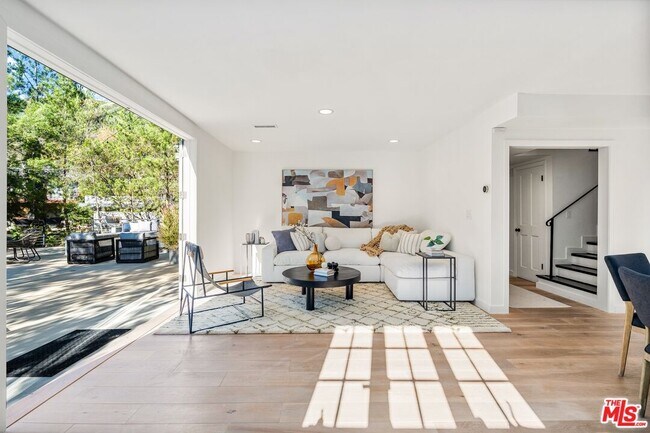 Building Photo - 7560 Devista Dr