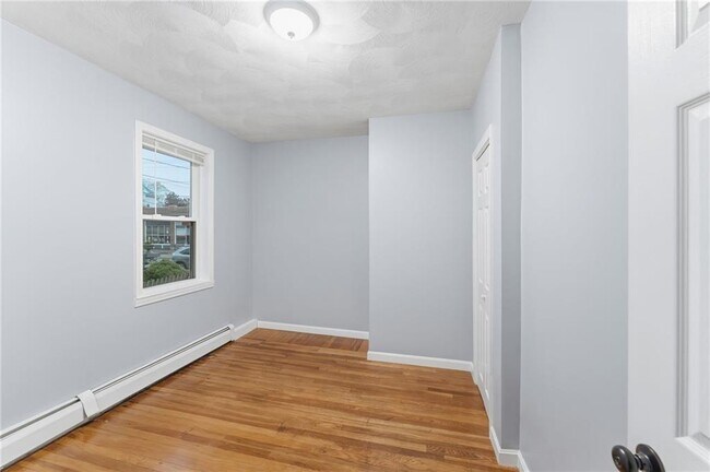 Building Photo - 108 Waterman Ave