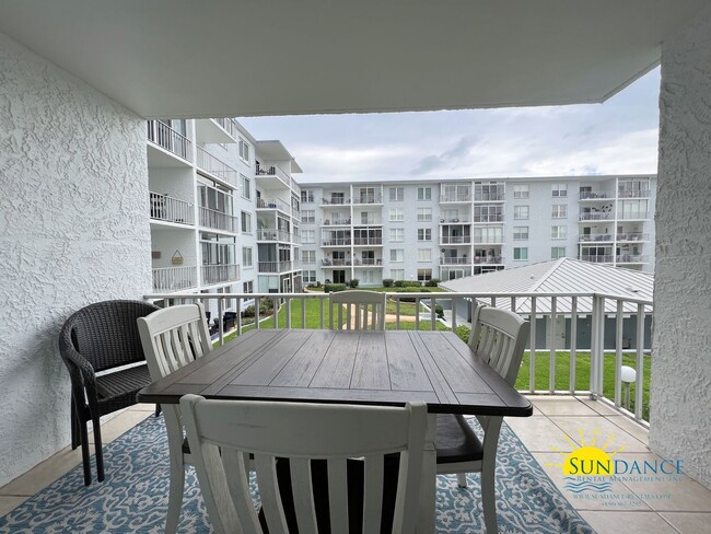 Building Photo - Destin furnished condo INCLUDES A BOAT SLI...