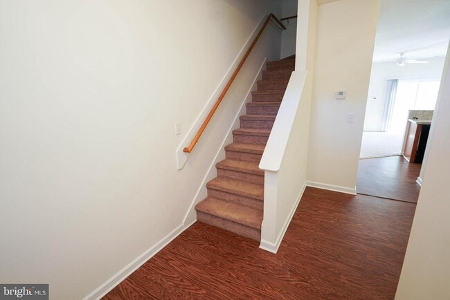 Building Photo - 403 Parkview Ct