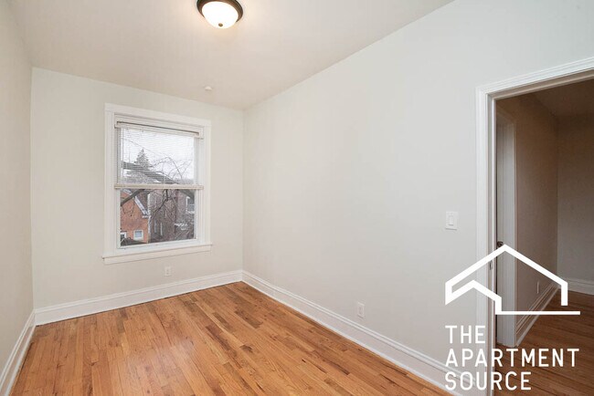 Building Photo - 1255 N Harding Ave