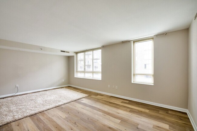 Building Photo - Modern Comfort 2BD/1BTH  in Navy Yard & So...