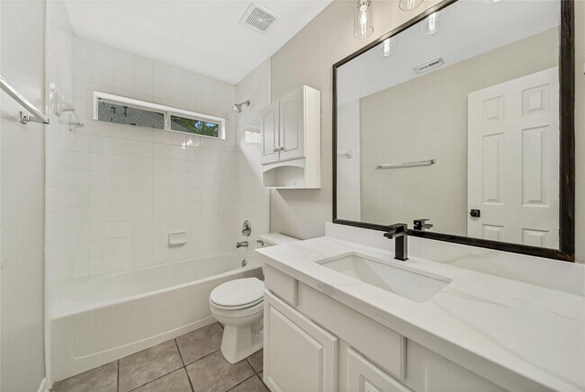 Building Photo - 14526 Red Tailed Hawk Ln