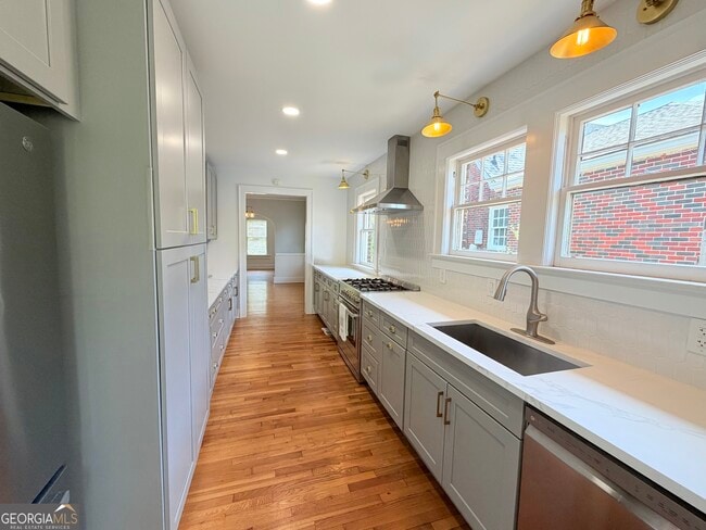 Building Photo - 557 Manford Rd SW