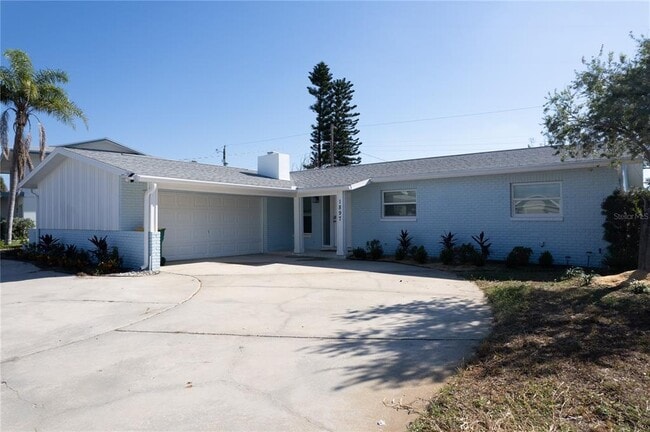 Building Photo - 1897 Dolphin Blvd S