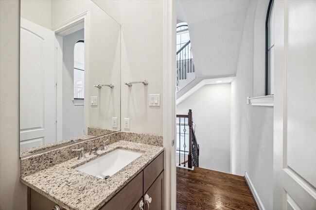 Building Photo - 4705 Jackson St