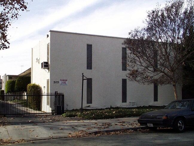 Primary Photo - APT 505 LINCO