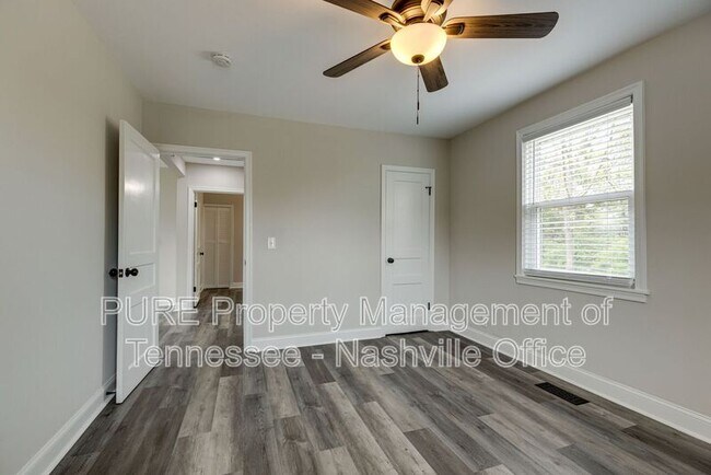 Building Photo - 254 Collier Ave