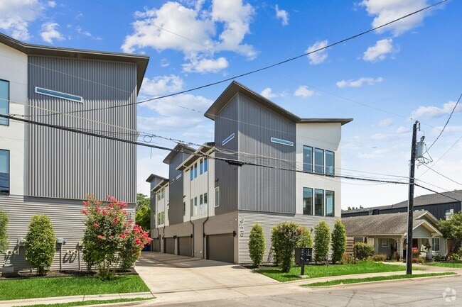 Building Photo - 4726 Manett St