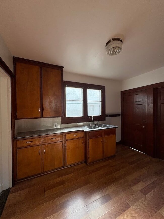 Building Photo - Two bedroom two bathroom home for rent