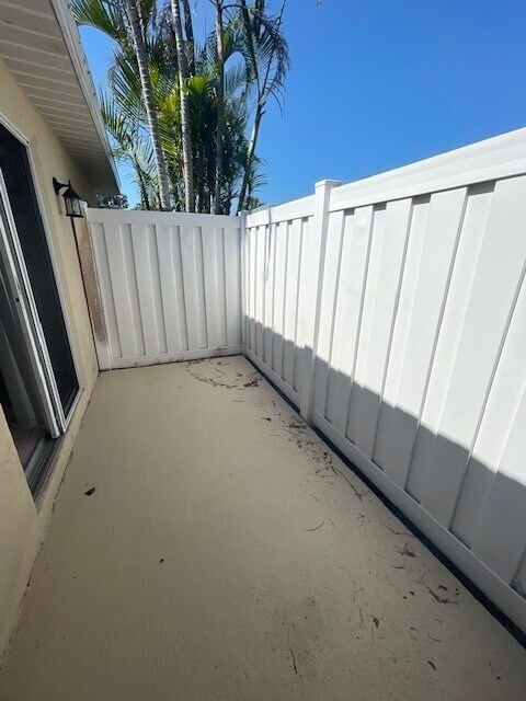 Building Photo - 1869 Highland Rd