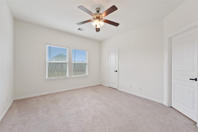 Building Photo - 5006 Fairwater Ct