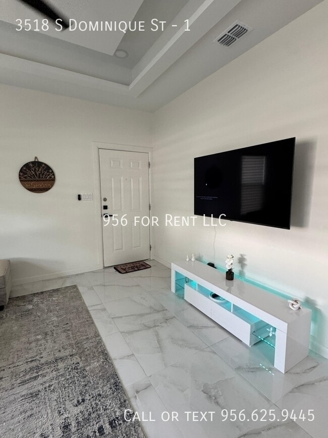 Building Photo - 3518 S Dominique St