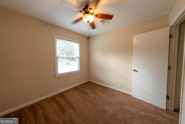 Building Photo - 953 McCullough Rd