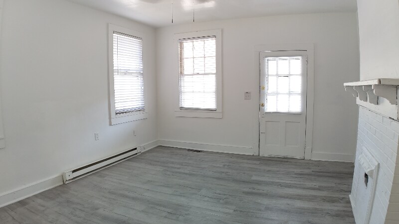 Building Photo - 124 Rice St