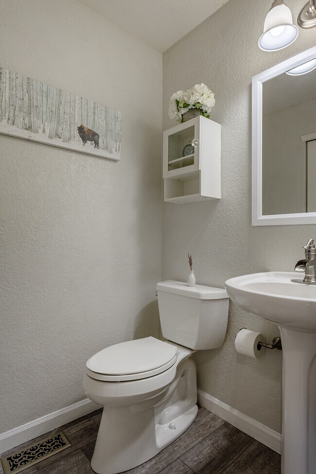 Building Photo - 15955 Golden Eye Ct