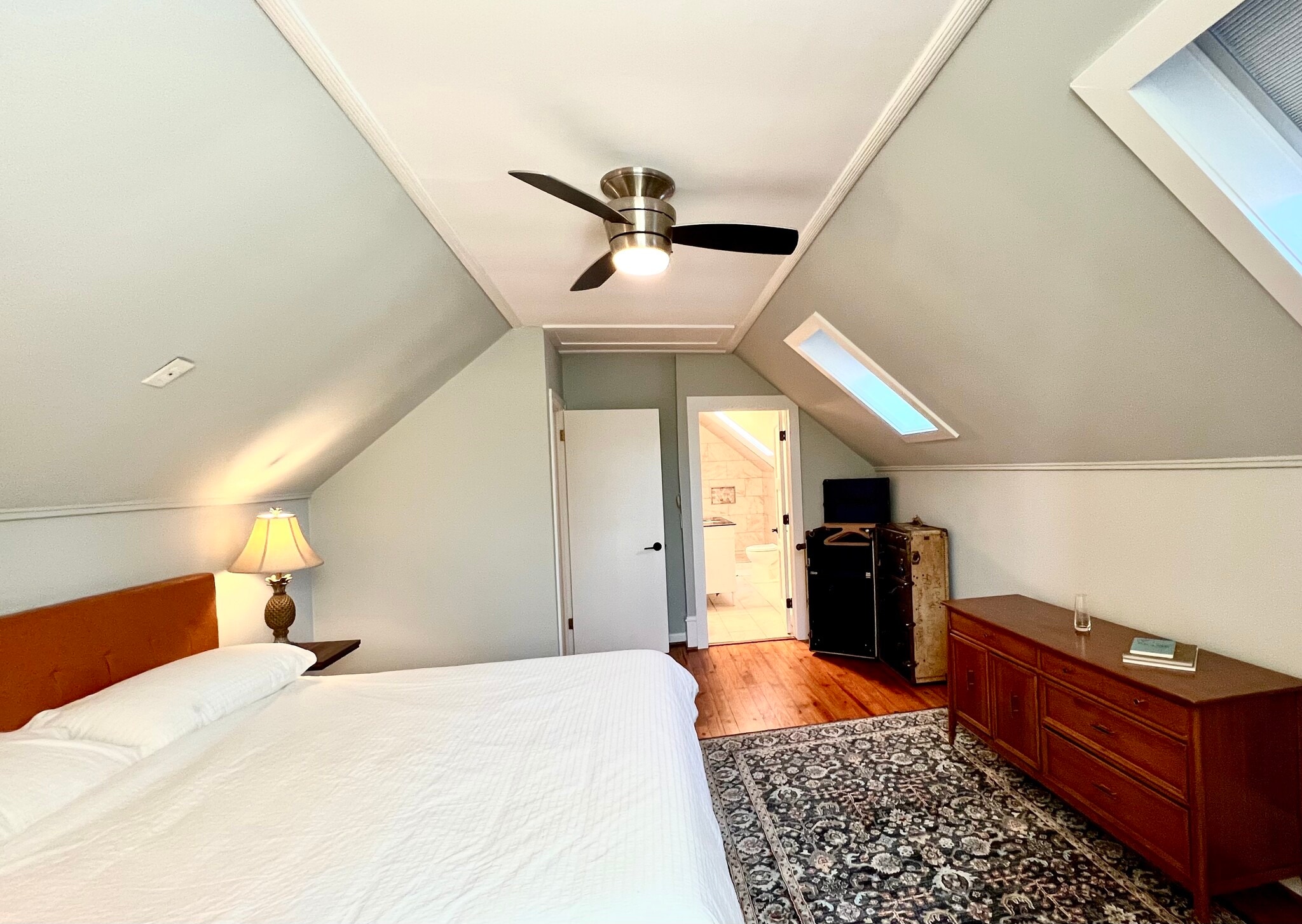 Skylights in the primary suite - 2506 E Woodland Cir