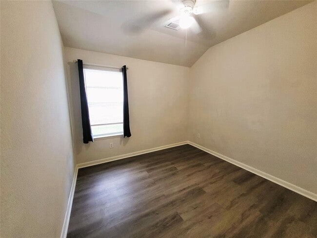 Building Photo - 2223 Enchanted Park Ln