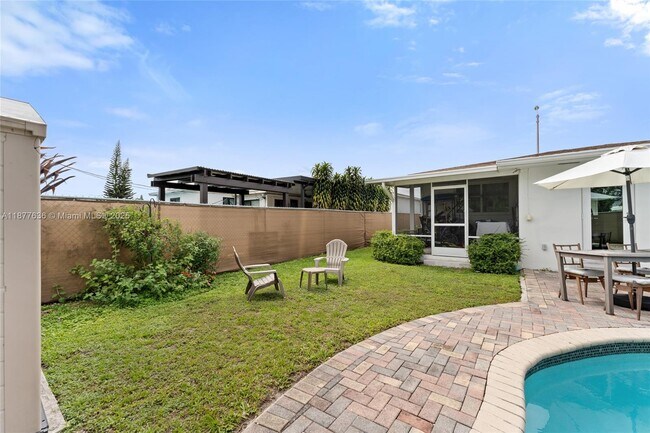 Building Photo - 2625 SW 67th Ave