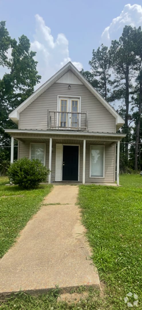 Building Photo - Renovated 3 Bedroom 2 Bath Home for Rent!