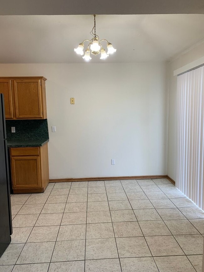 Building Photo - Great Home Fantastic Price!