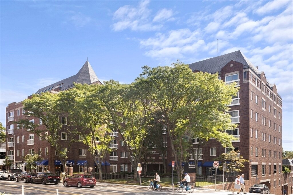 Building Photo - 950 Massachusetts Ave