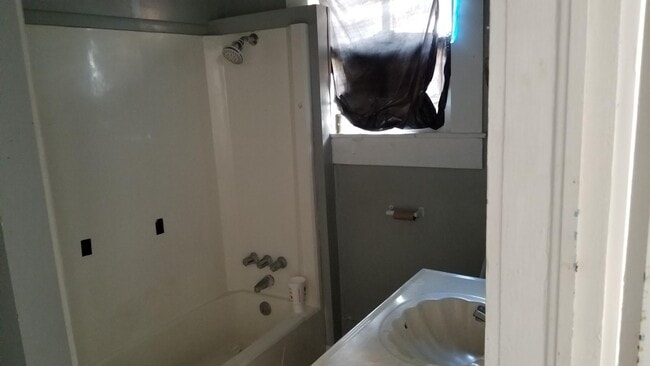 Building Photo - 5516 Court G