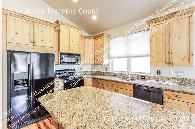 Building Photo - 3417 N Trappers Ct