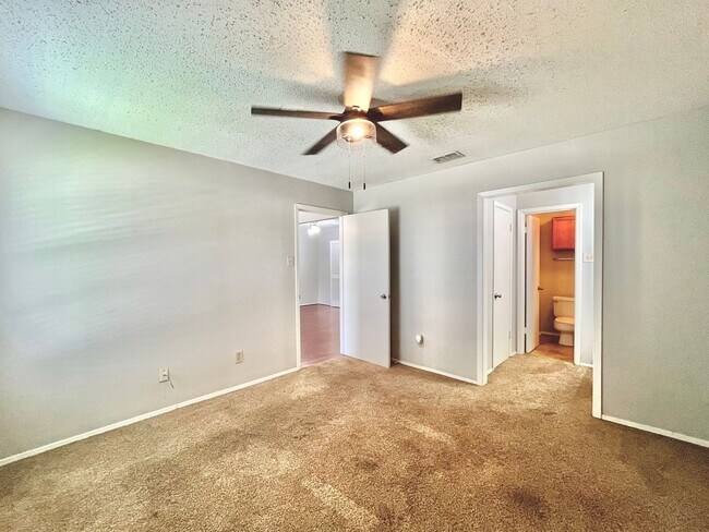 Building Photo - 400 W South Town Dr