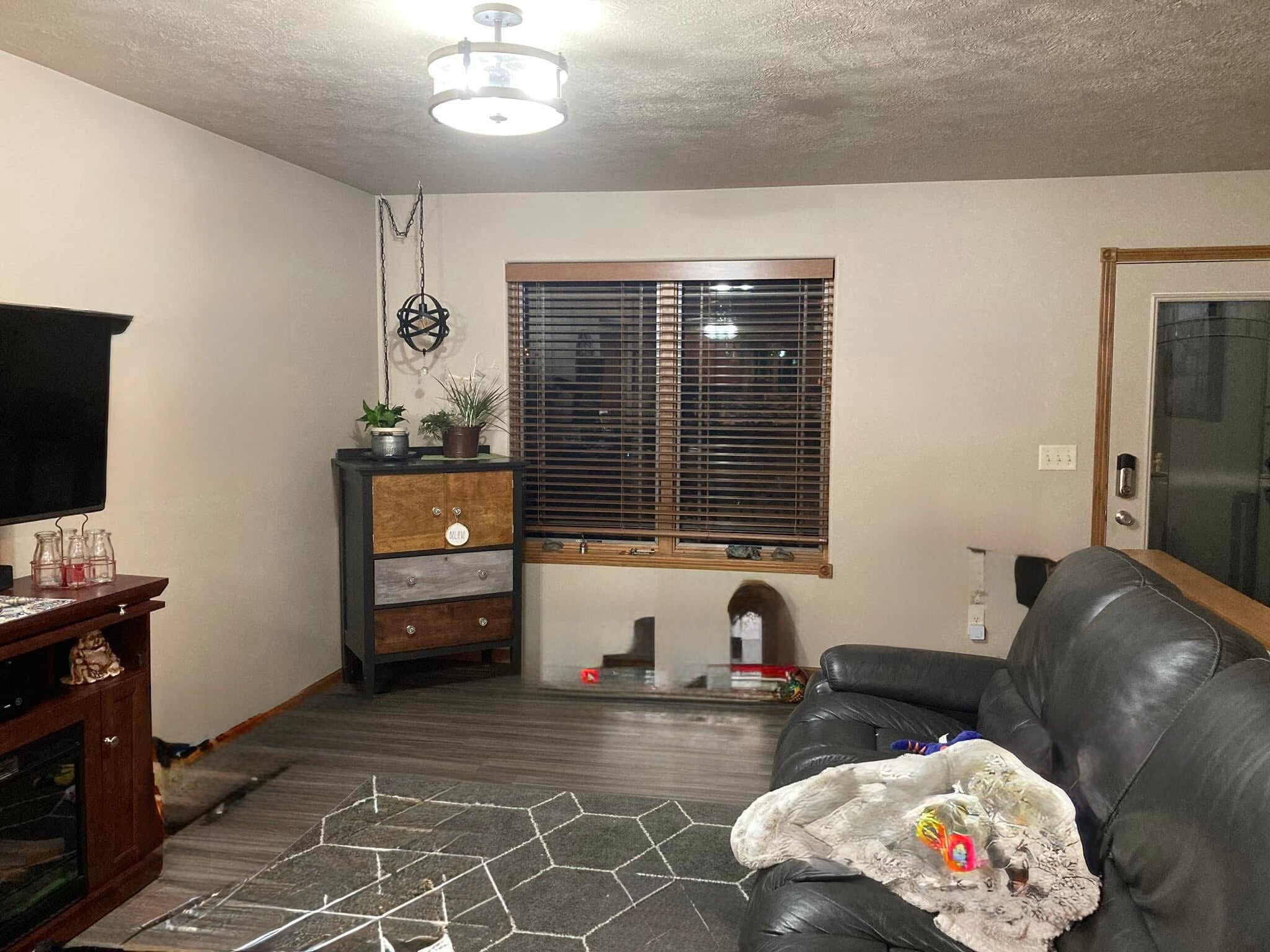 Main floor family room - 4727 W Antelope Dr