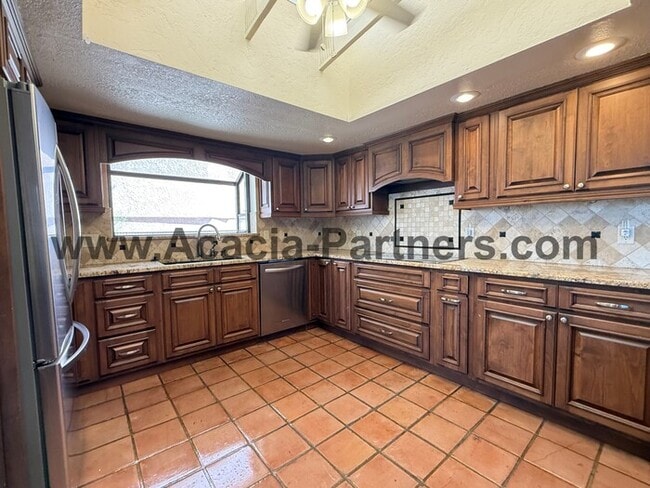 Building Photo - Three Bedroom/Two Bath Home