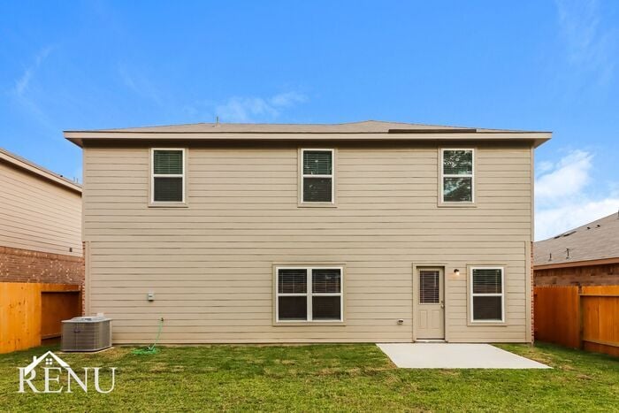 Building Photo - 10410 Sweetwater Creek Dr