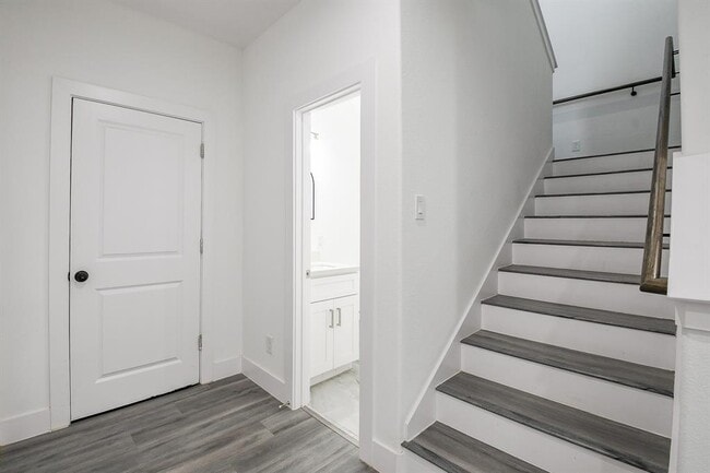 Building Photo - 4438 Aledo St
