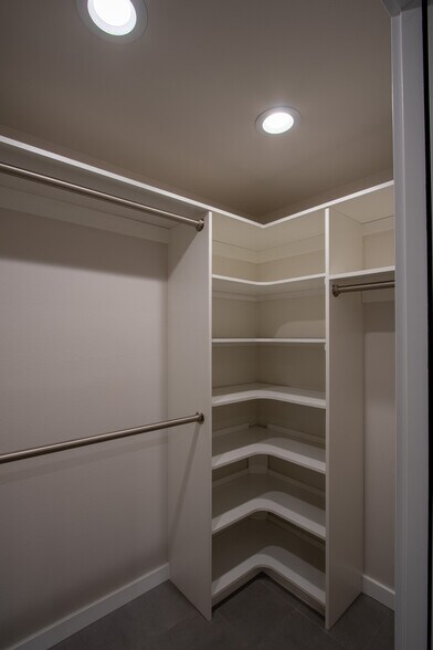 Primary Closet - 13234 SE 261st St