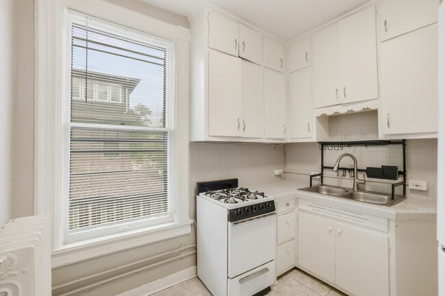 Building Photo - 134 S Kenilworth Ave