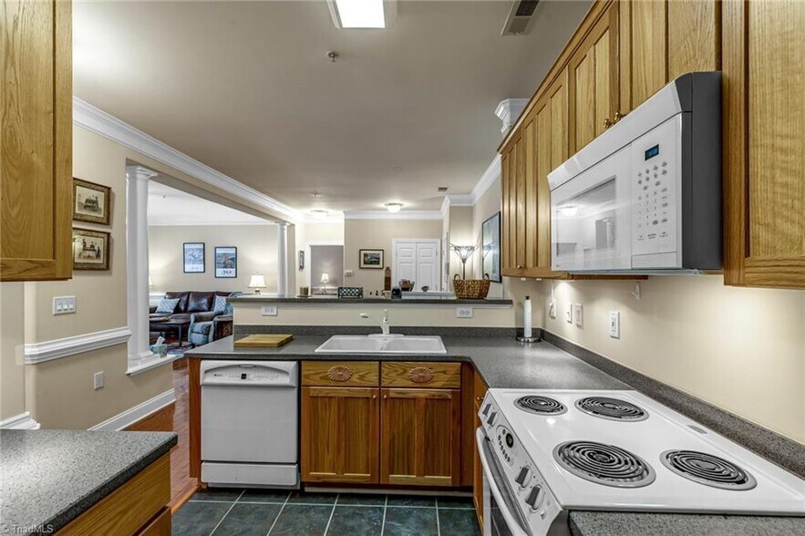 Building Photo - 524 College Rd
