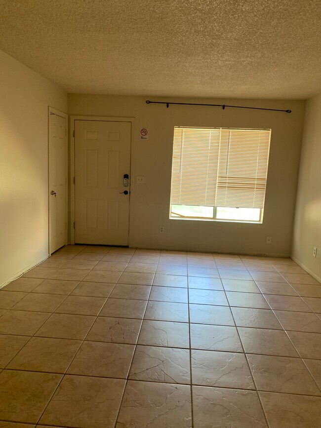 Living room - 1308 W 3rd St